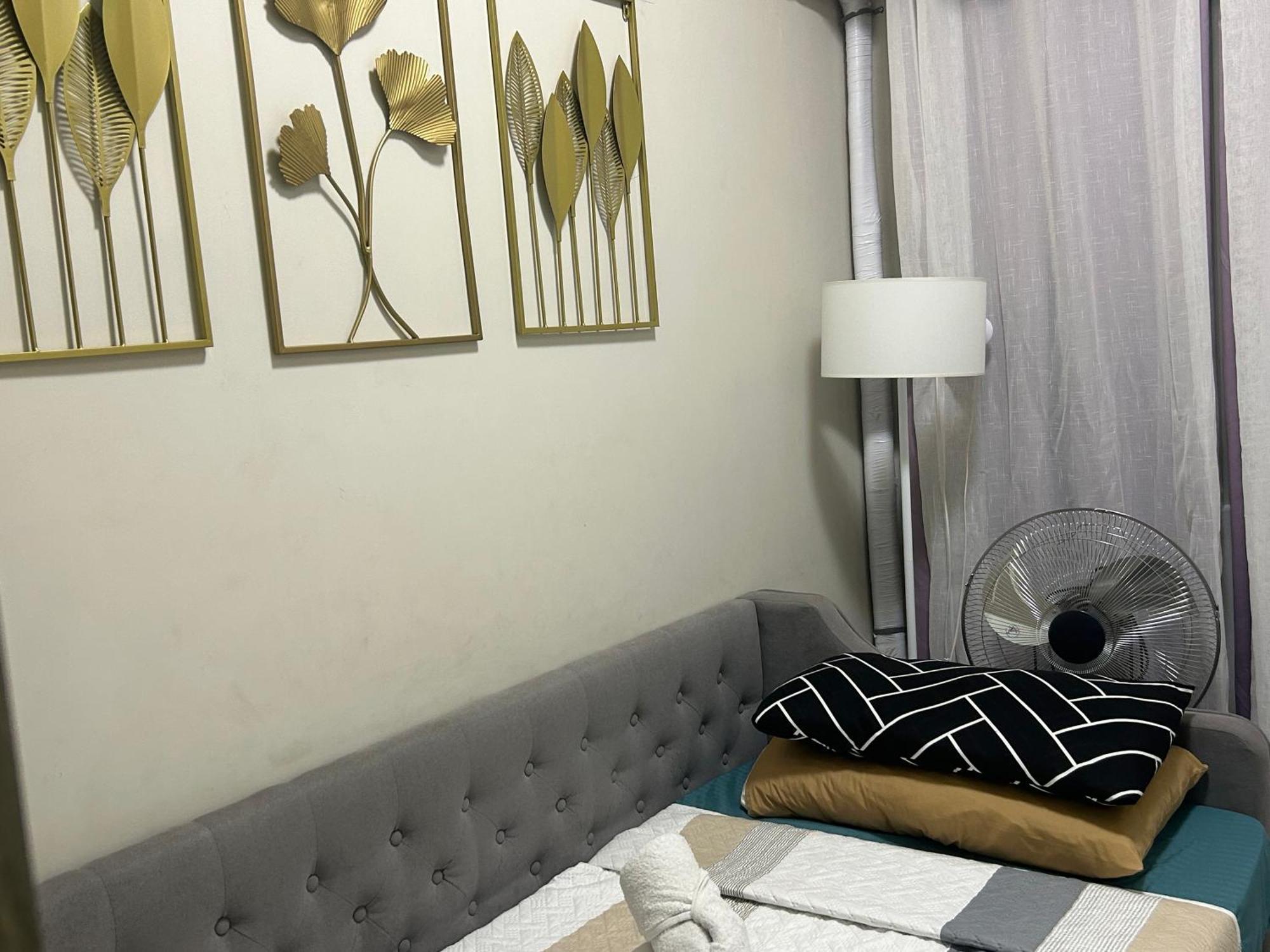 2Br Coast Residences Манила Екстериор снимка