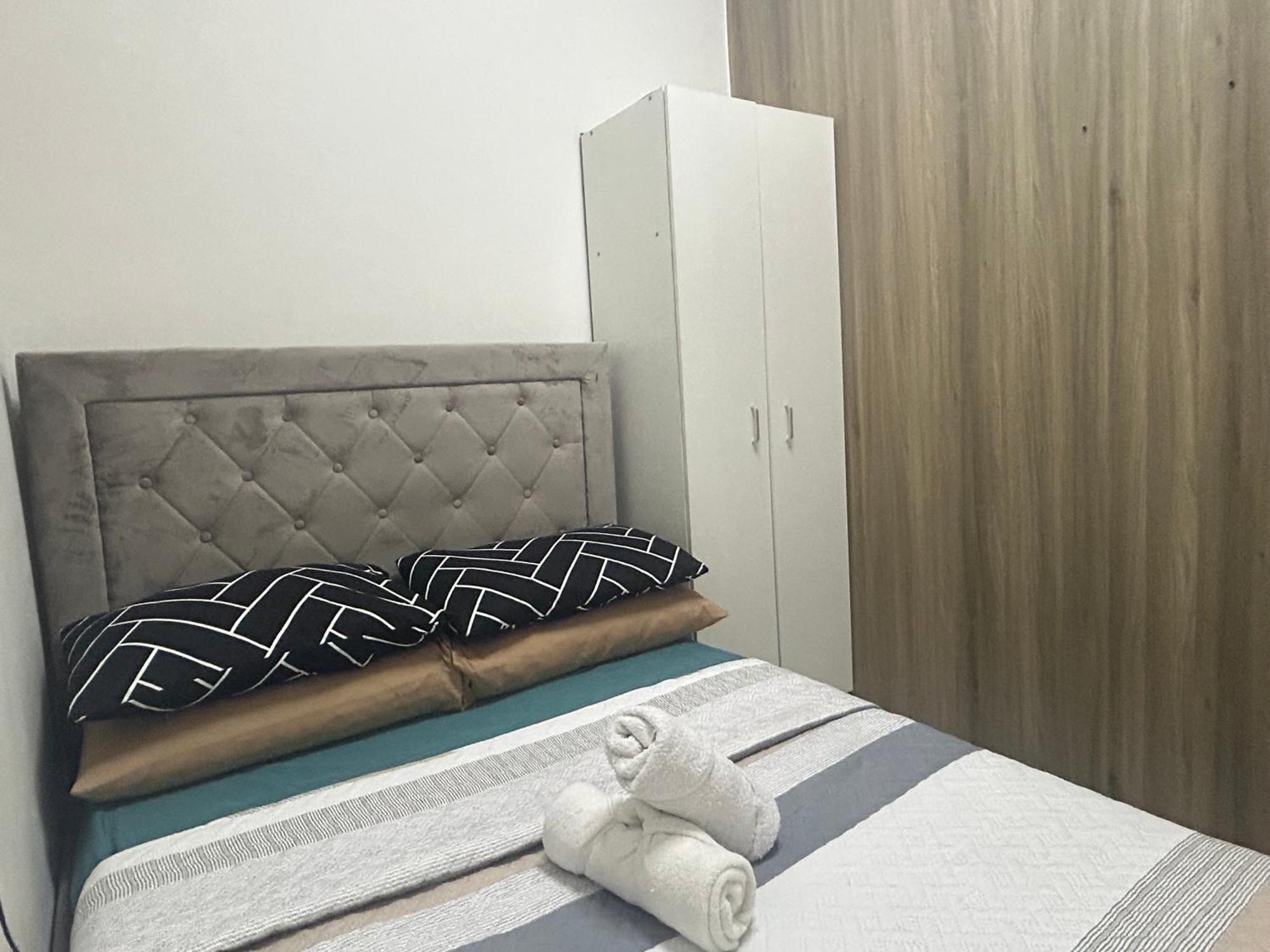 2Br Coast Residences Манила Екстериор снимка