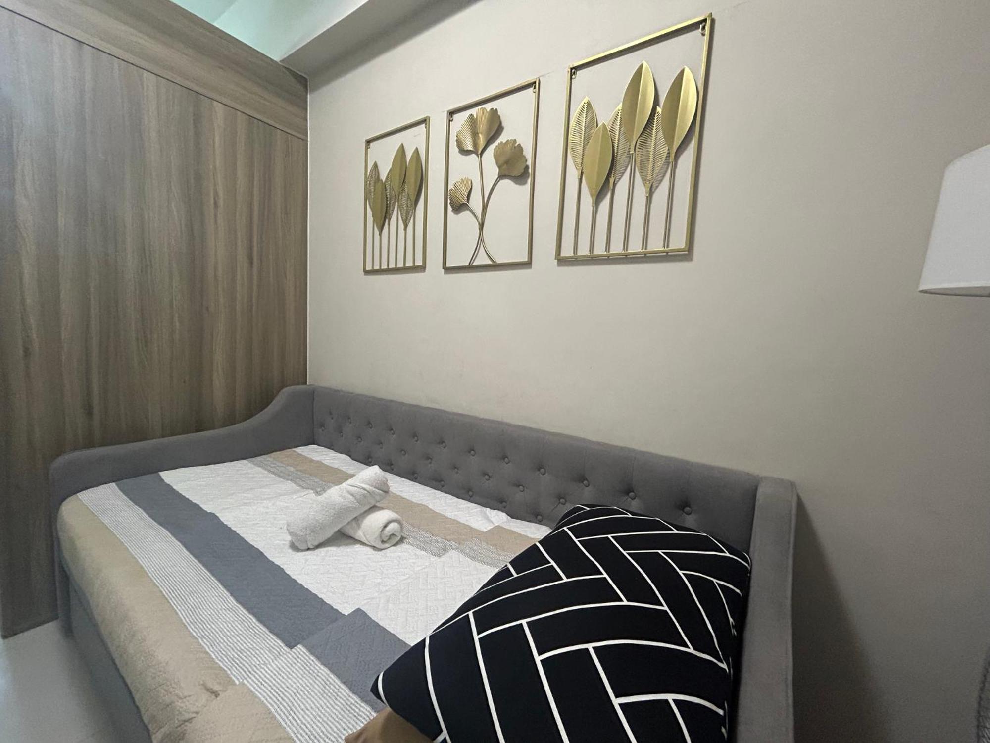 2Br Coast Residences Манила Екстериор снимка