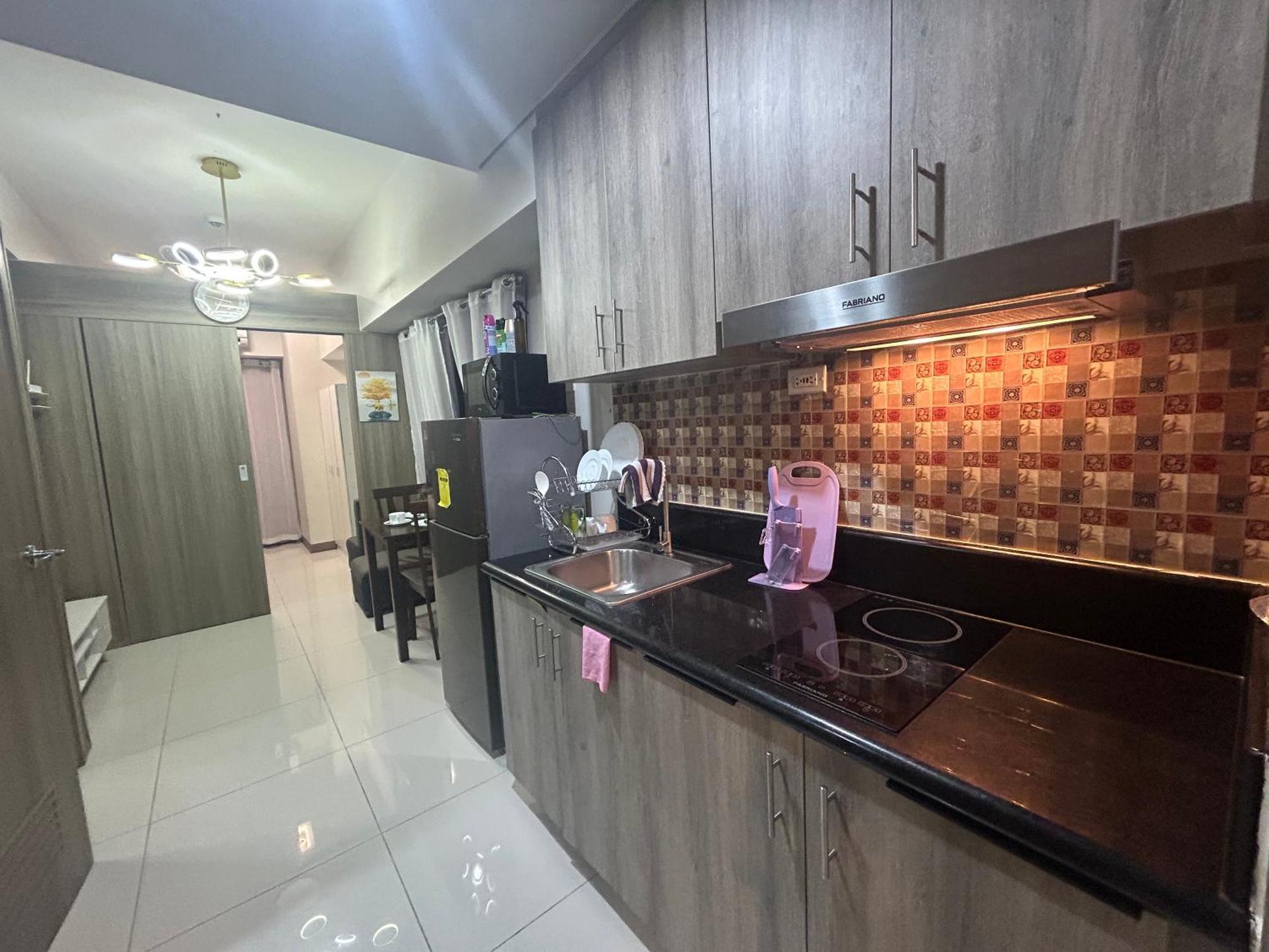 2Br Coast Residences Манила Екстериор снимка