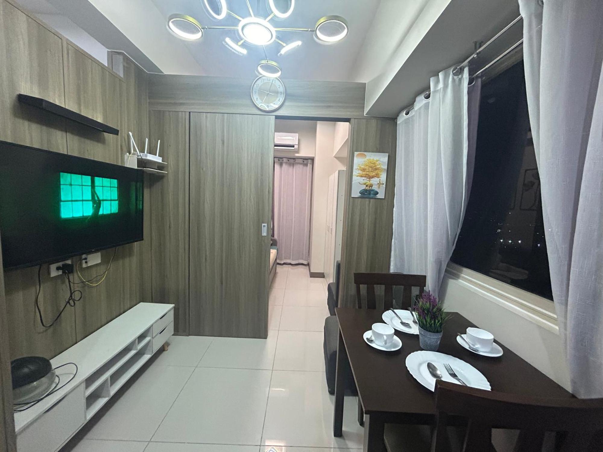 2Br Coast Residences Манила Екстериор снимка