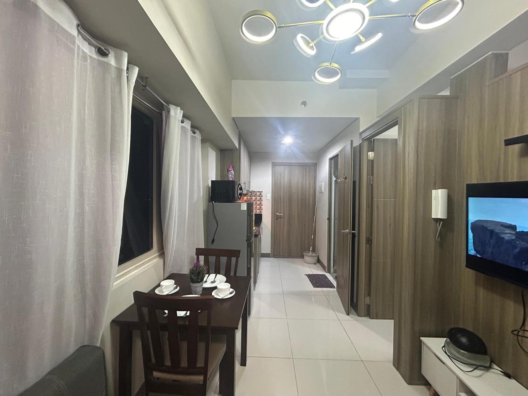 2Br Coast Residences Манила Екстериор снимка